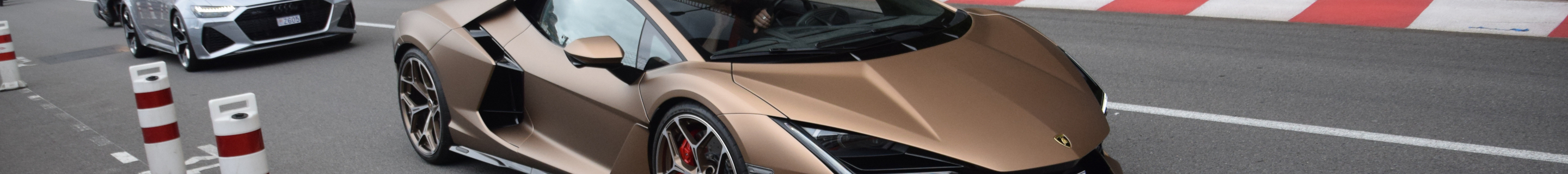 Lamborghini Revuelto