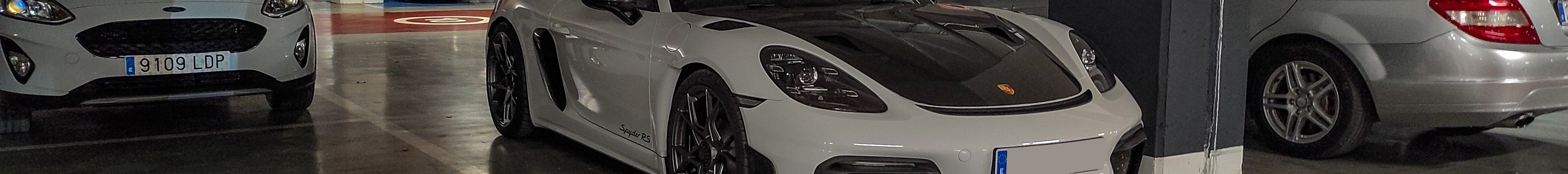 Porsche 718 Spyder RS Weissach Package