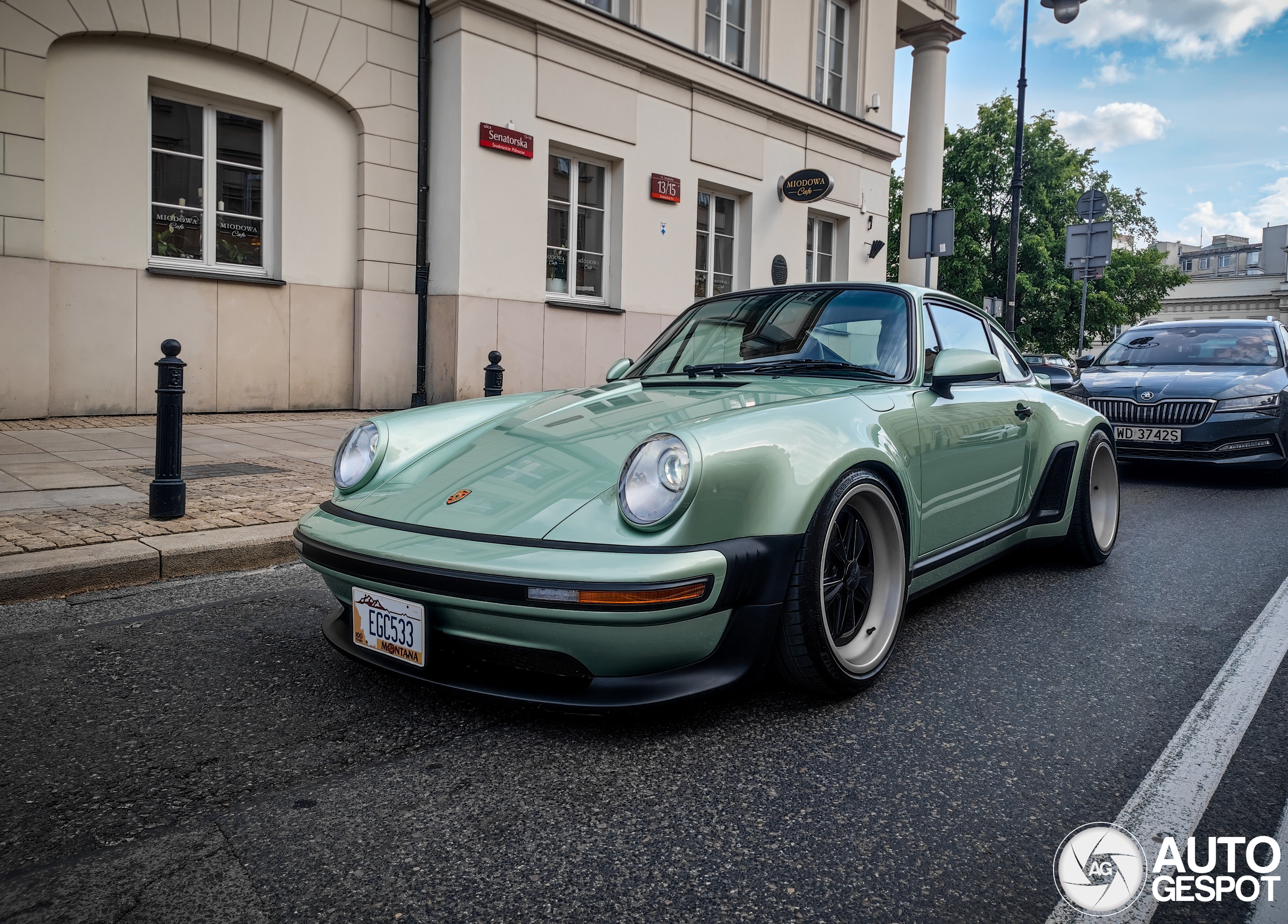 Porsche 911 Singer Turbo Study