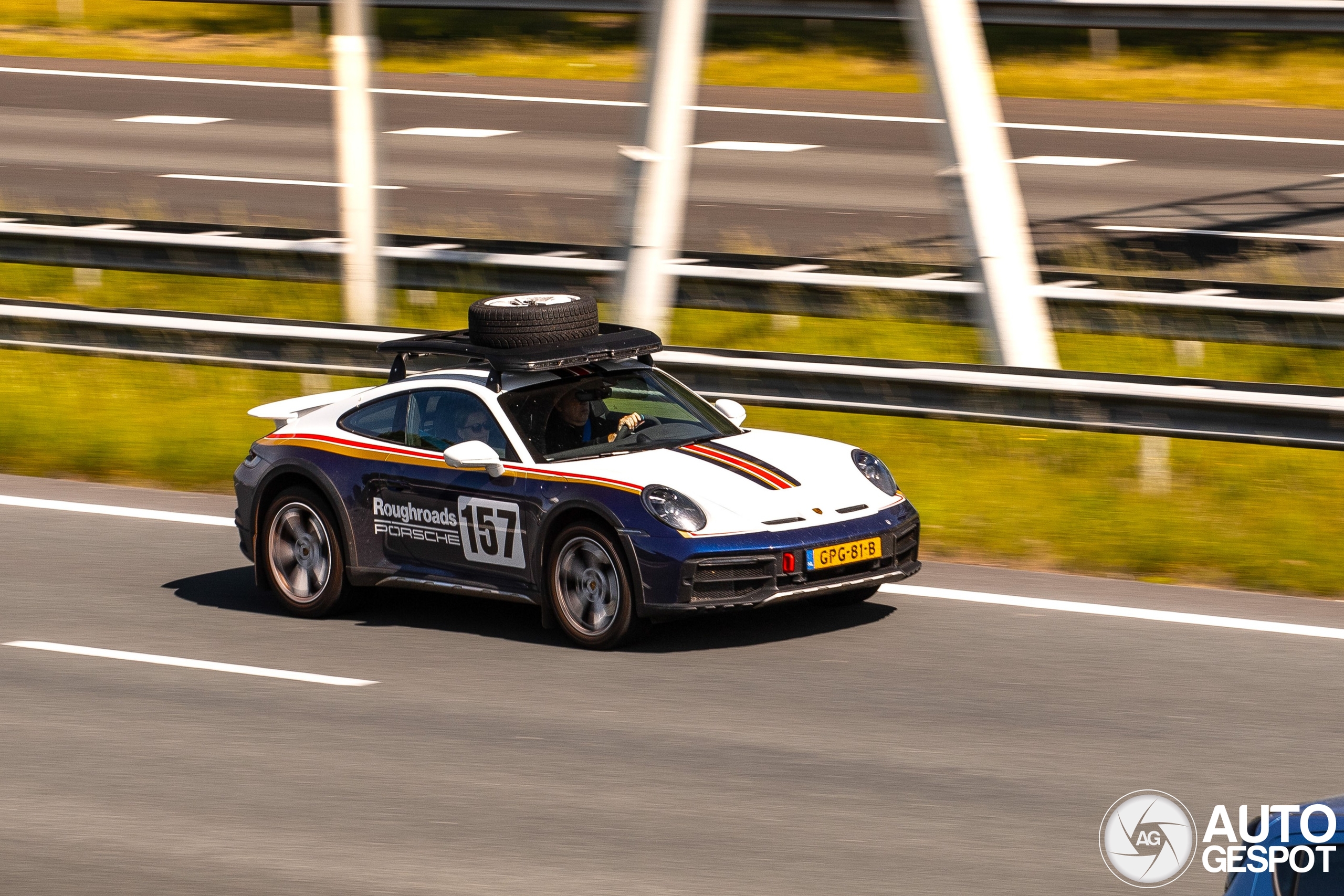 Porsche 992 Dakar