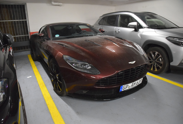 Aston Martin DB11 AMR