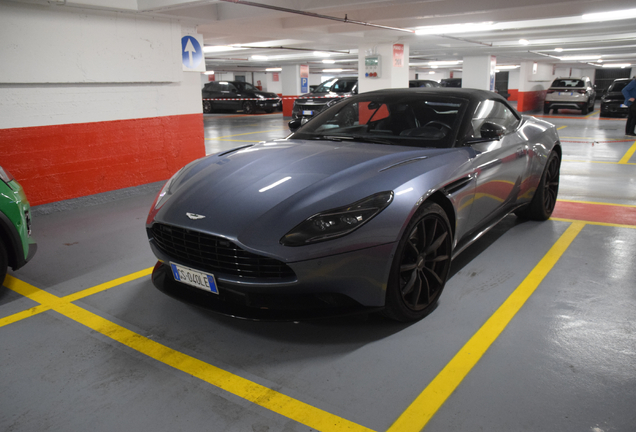 Aston Martin DB11 V8 Volante