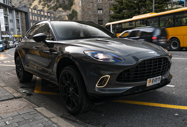 Aston Martin DBX