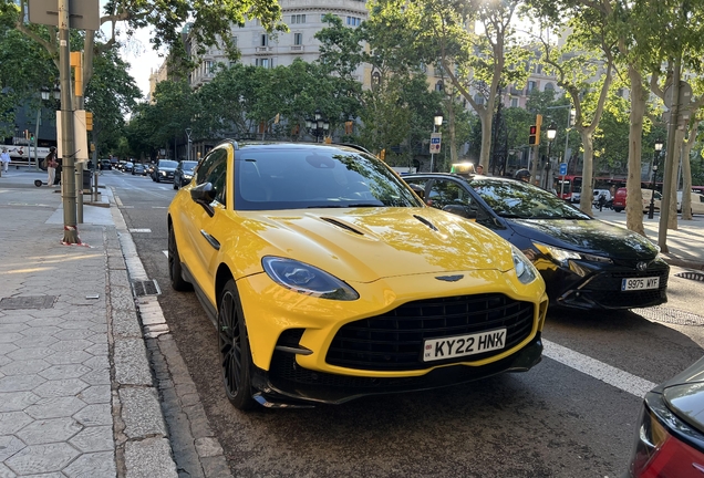 Aston Martin DBX707