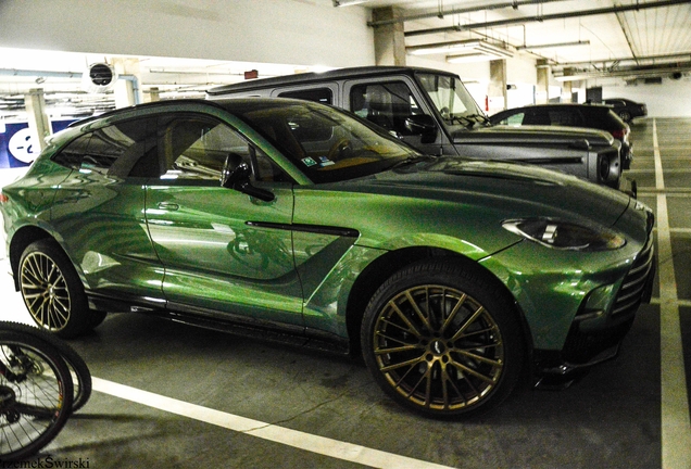 Aston Martin DBX707
