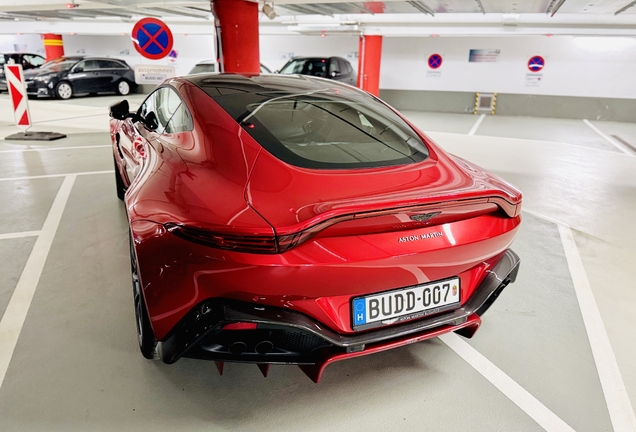 Aston Martin V8 Vantage 2018