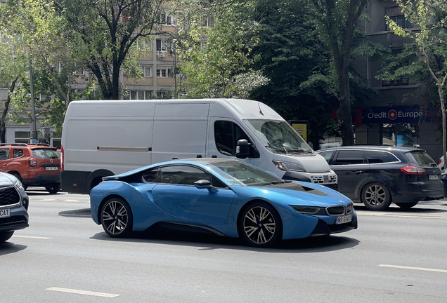 BMW i8