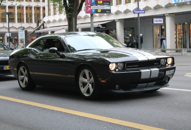 Dodge Challenger SRT-8