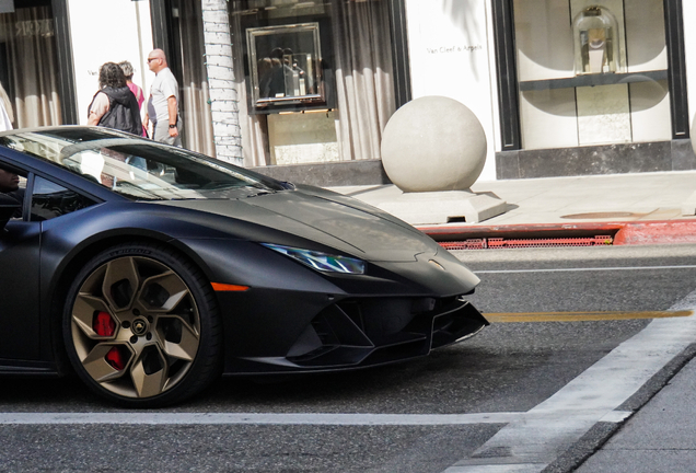 Lamborghini Huracán LP640-4 EVO Spyder
