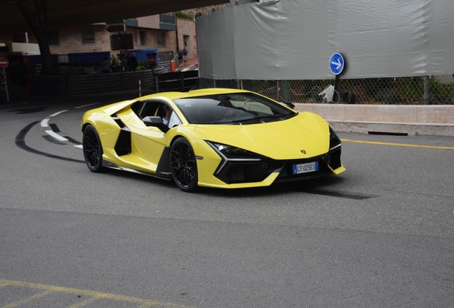 Lamborghini Revuelto