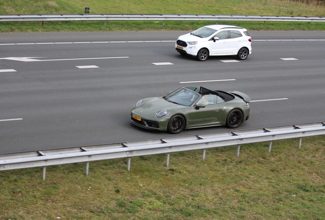 Porsche 992 Carrera 4 GTS Cabriolet