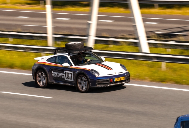 Porsche 992 Dakar