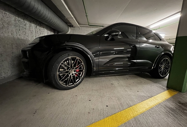Porsche Macan EV Turbo
