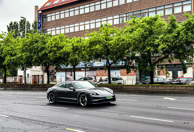 Porsche Taycan Turbo