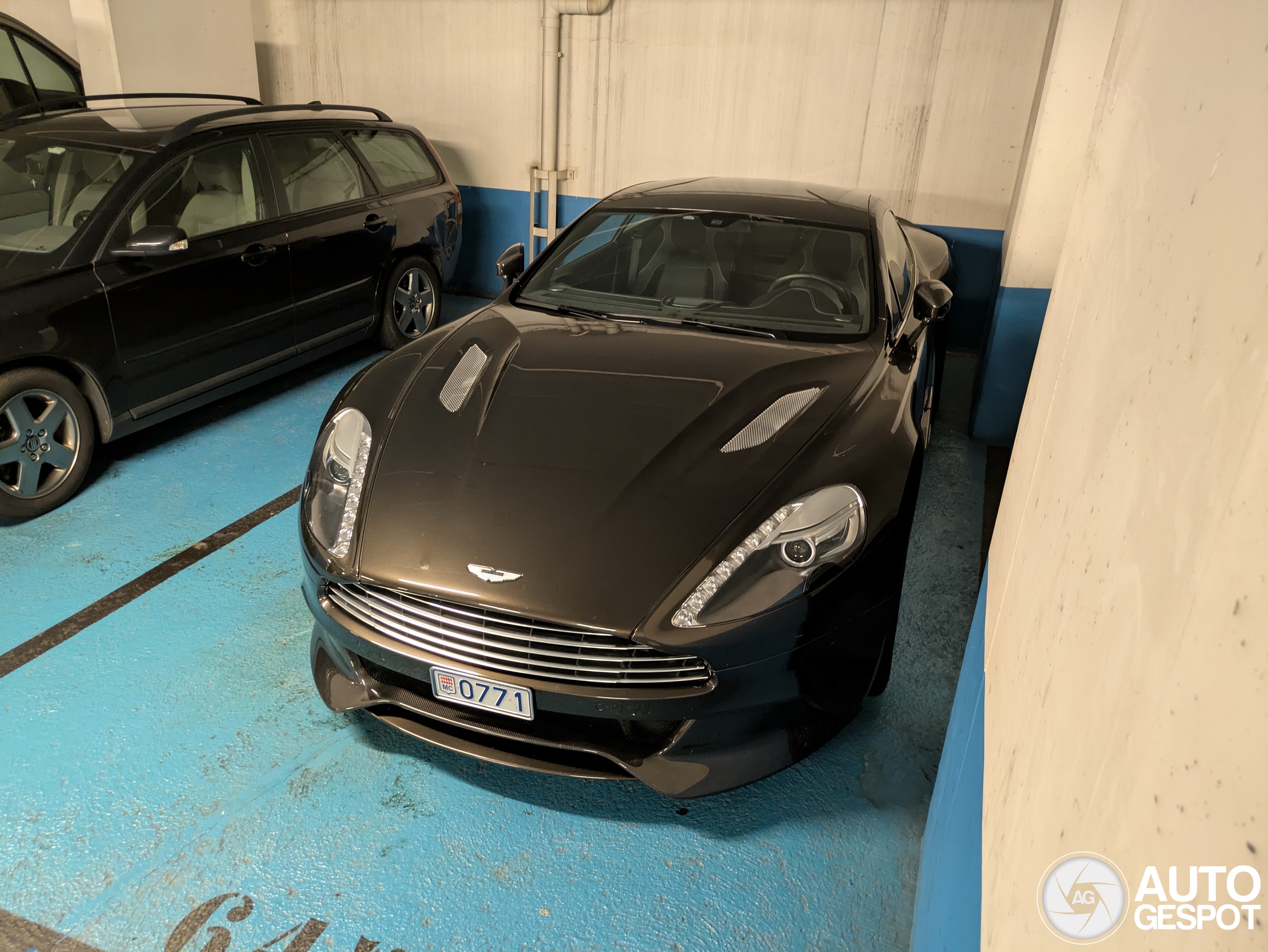 Aston Martin Vanquish 2013