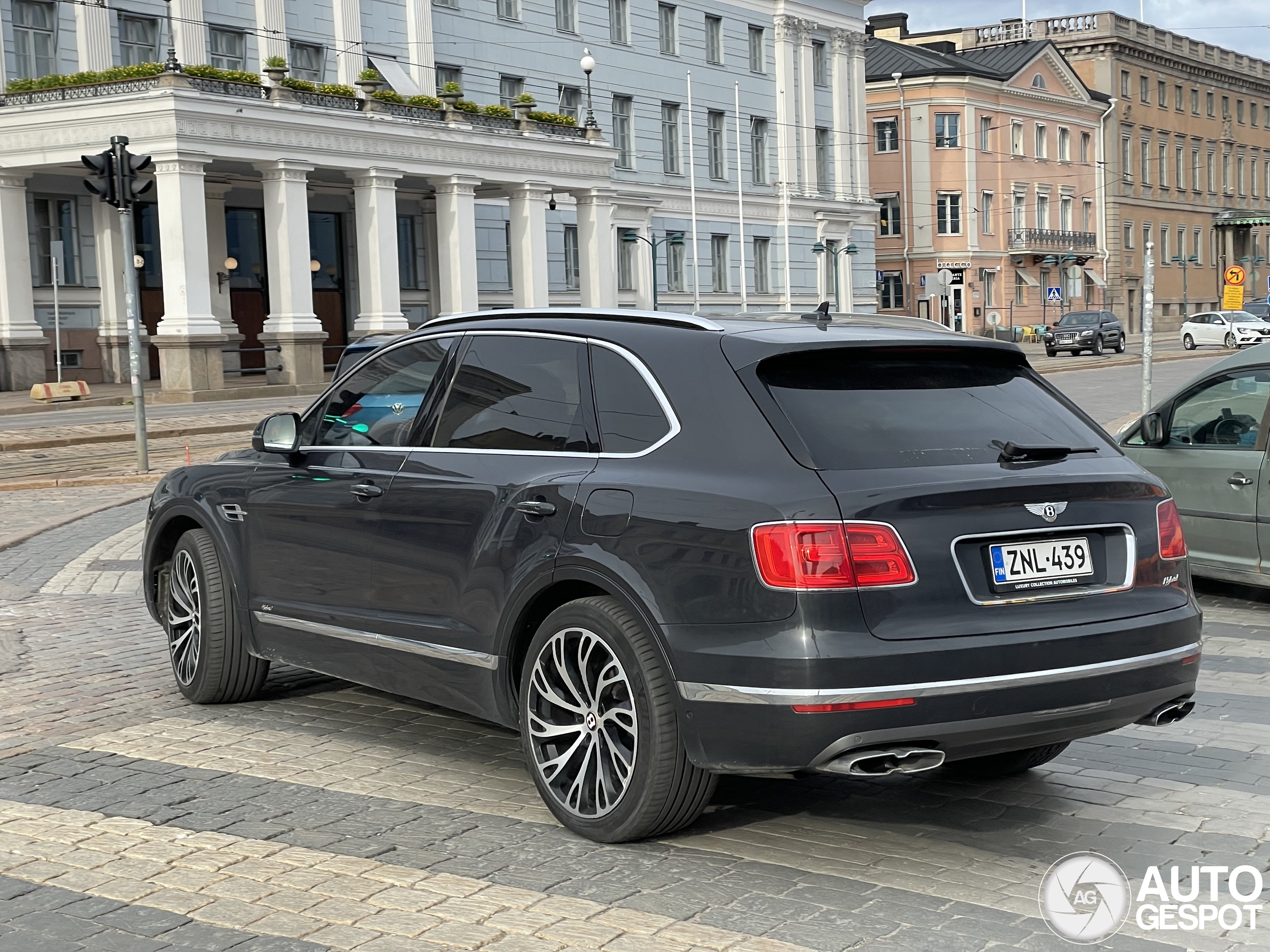 Bentley Bentayga Hybrid