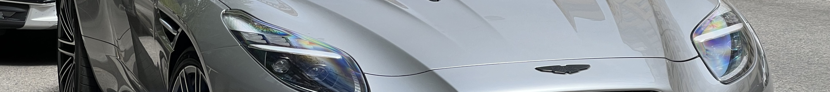 Aston Martin DB12