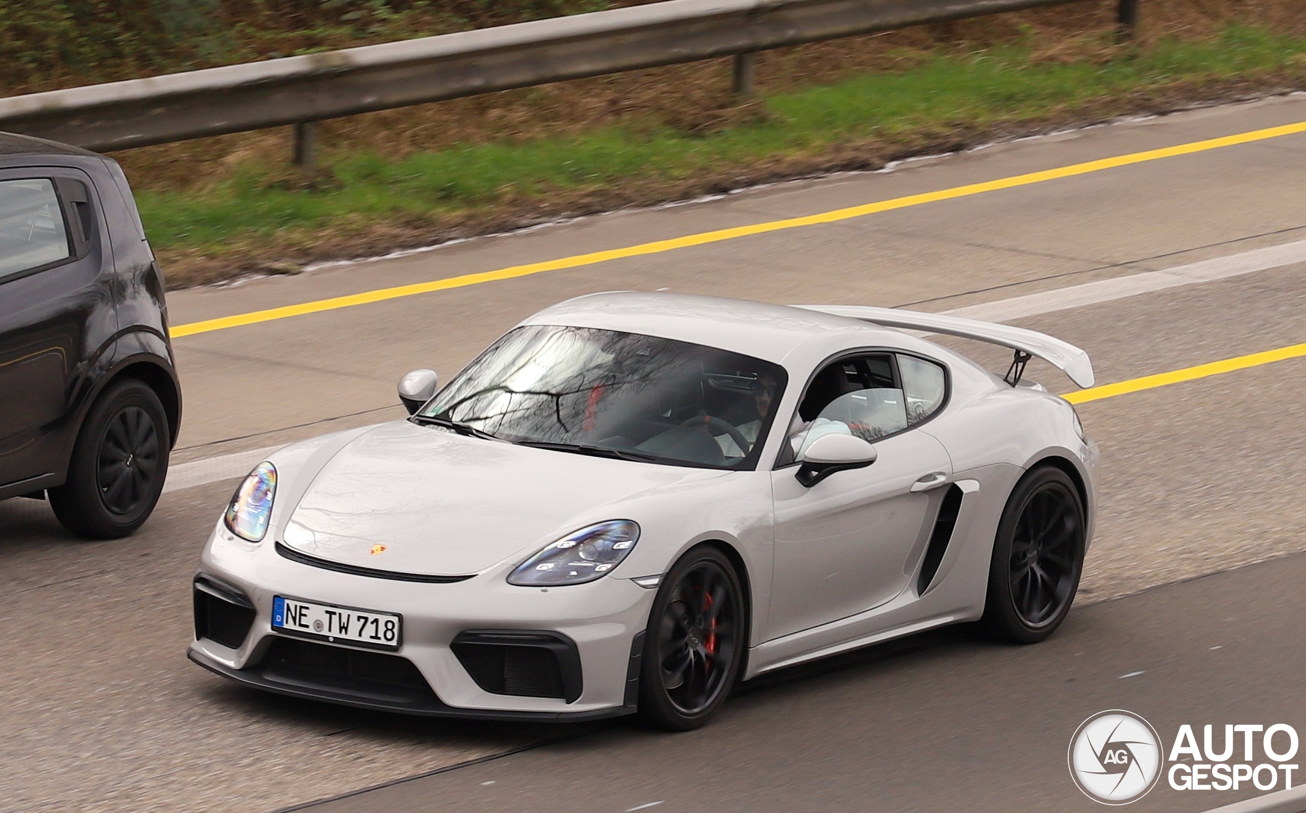 Porsche 718 Cayman GT4