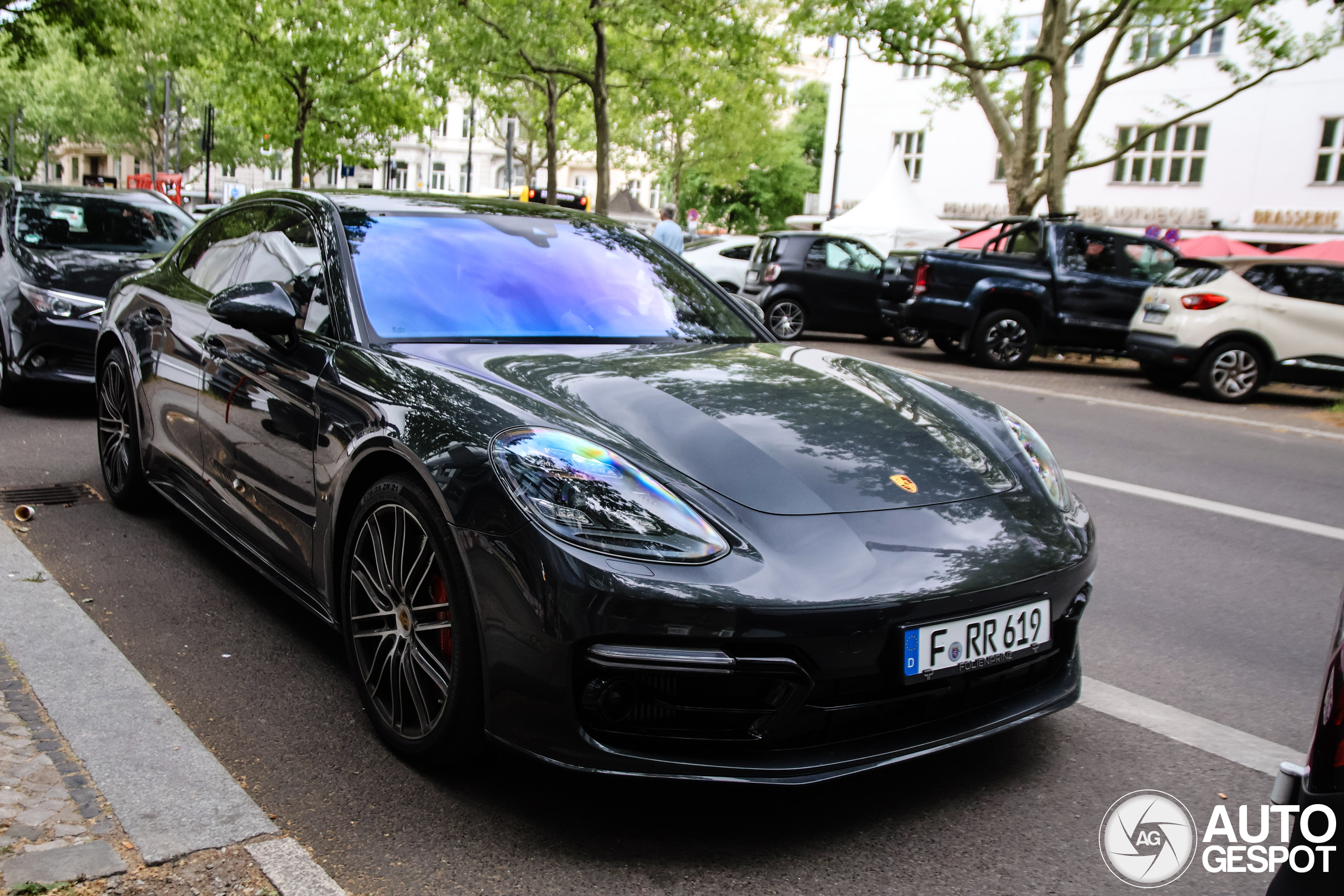 Porsche 971 Panamera Turbo