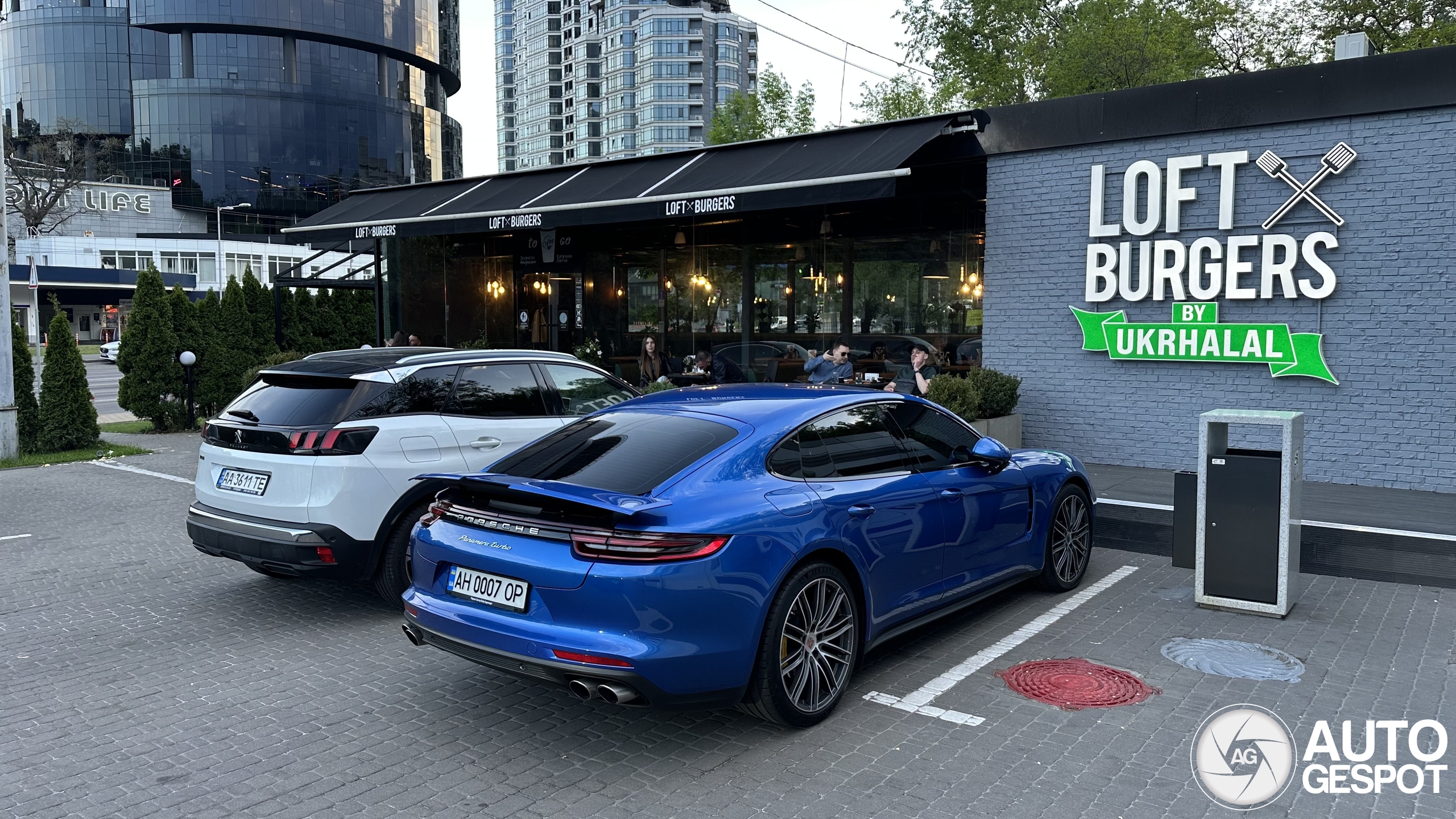 Porsche 971 Panamera Turbo