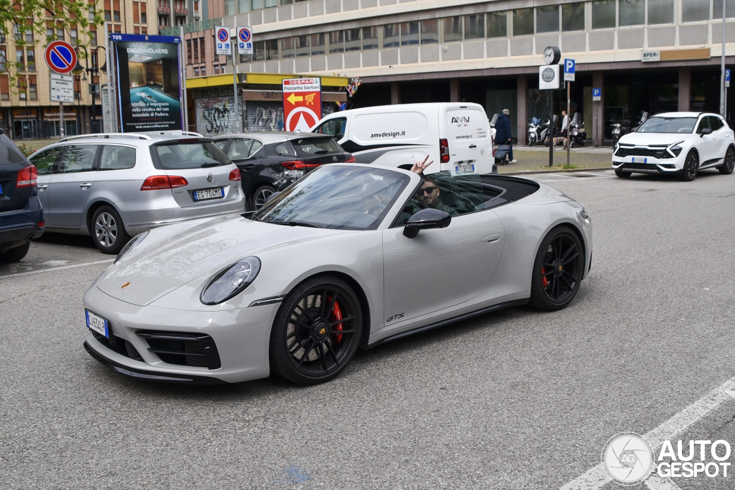 Porsche 992 Carrera 4 GTS Cabriolet