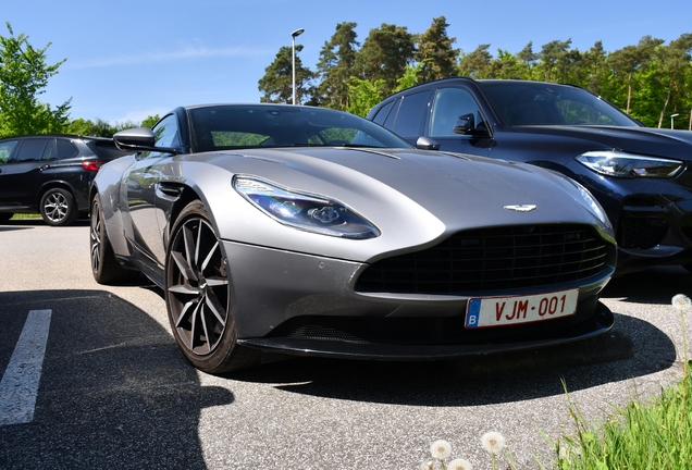 Aston Martin DB11