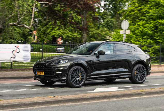 Aston Martin DBX707