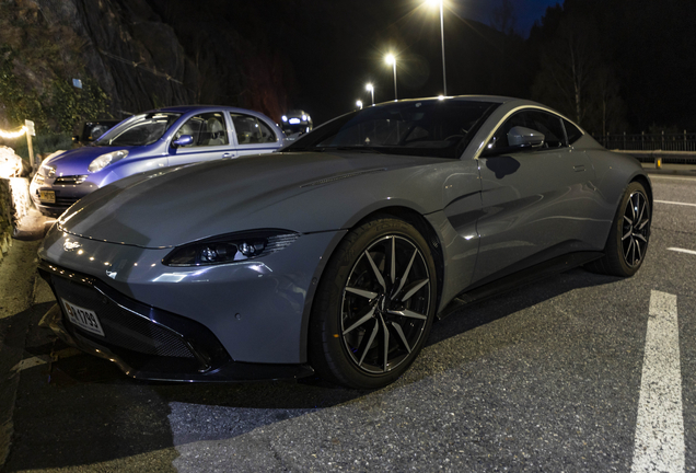 Aston Martin V8 Vantage 2018