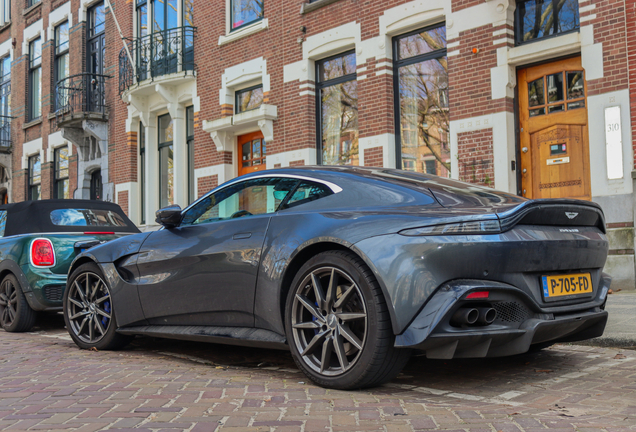 Aston Martin V8 Vantage 2018
