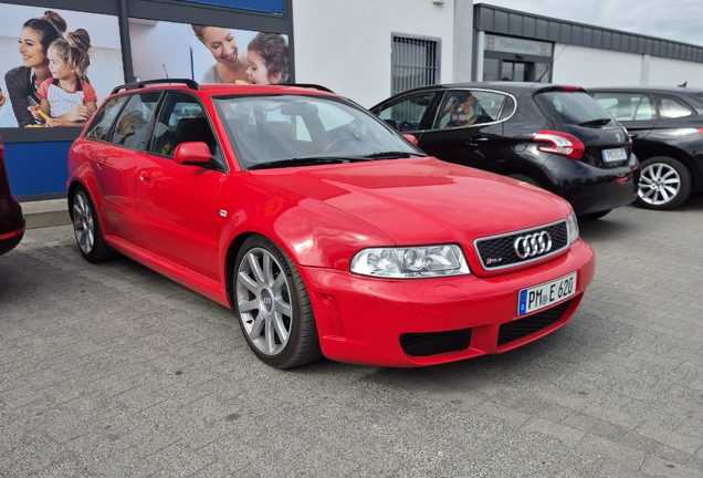 Audi RS4 Avant B5