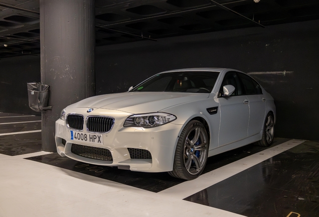 BMW M5 F10 2011