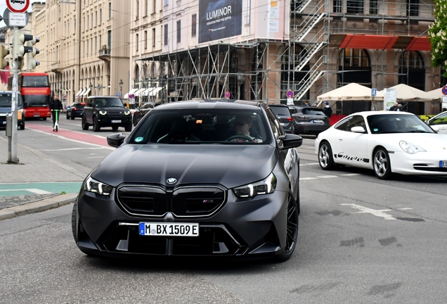 BMW M5 G90