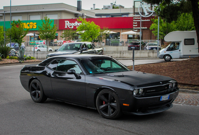 Dodge Challenger SRT-8