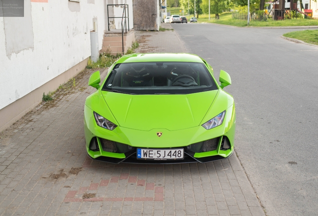 Lamborghini Huracán LP640-4 EVO