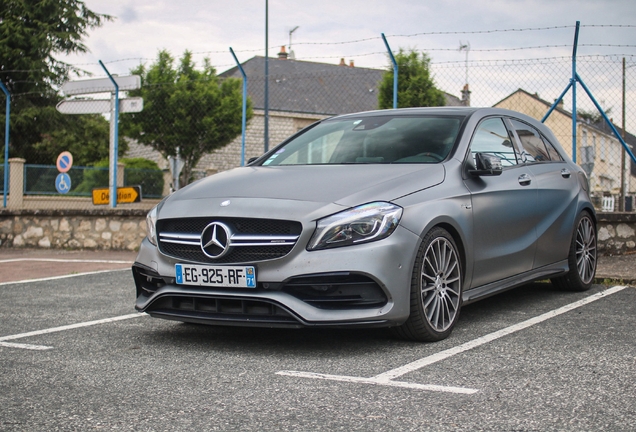 Mercedes-AMG A 45 W176 2015