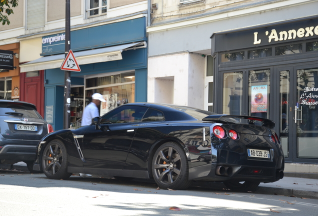 Nissan GT-R