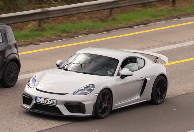 Porsche 718 Cayman GT4