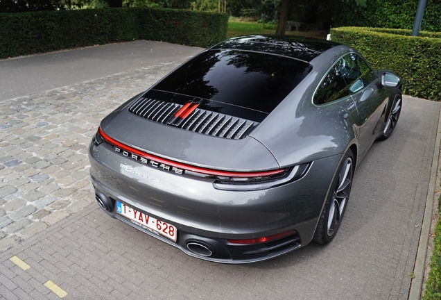 Porsche 992 Carrera 4S