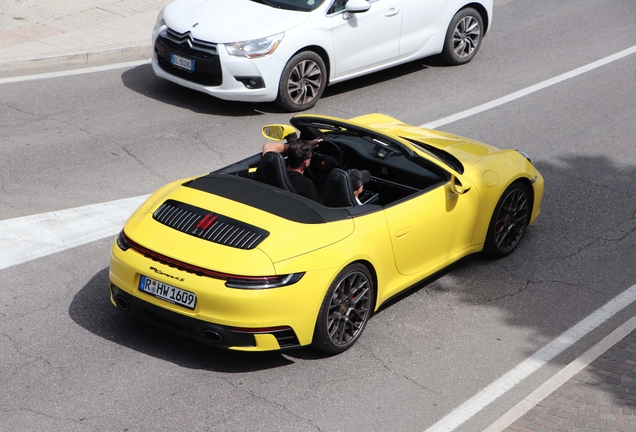 Porsche 992 Carrera 4S Cabriolet