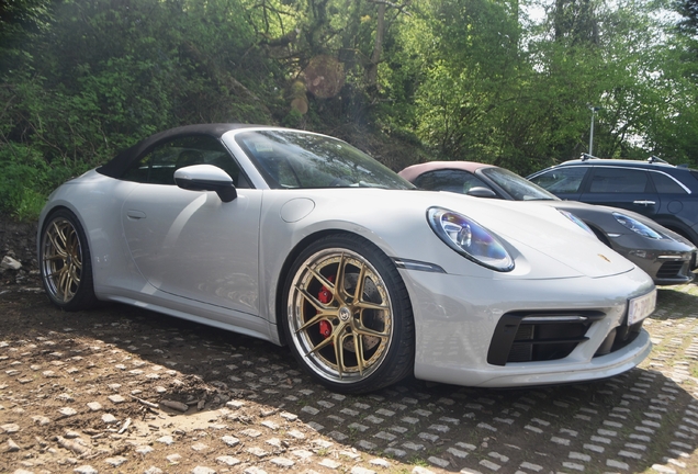 Porsche 992 Carrera 4S Cabriolet