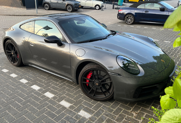 Porsche 992 Carrera GTS
