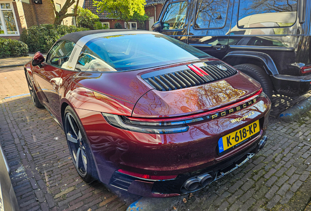 Porsche 992 Targa 4S Heritage Design Edition