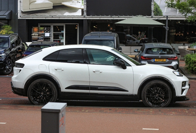Porsche Macan EV Turbo