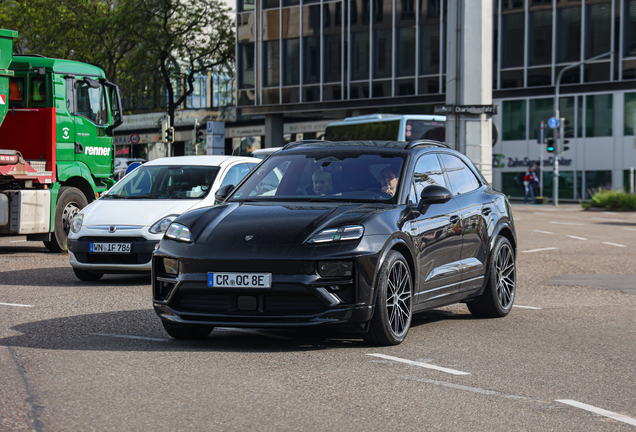 Porsche Macan EV Turbo