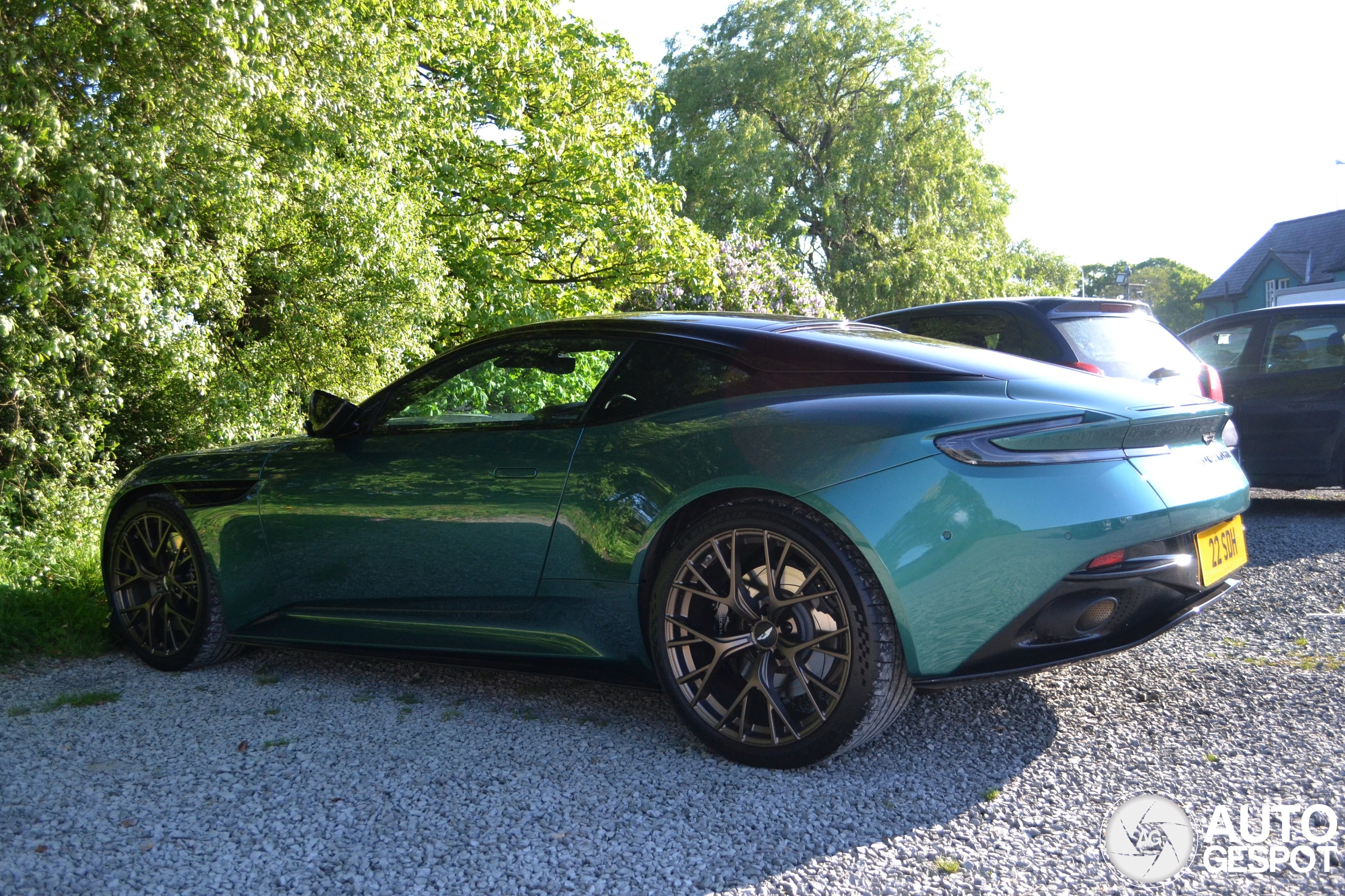 Aston Martin DB12