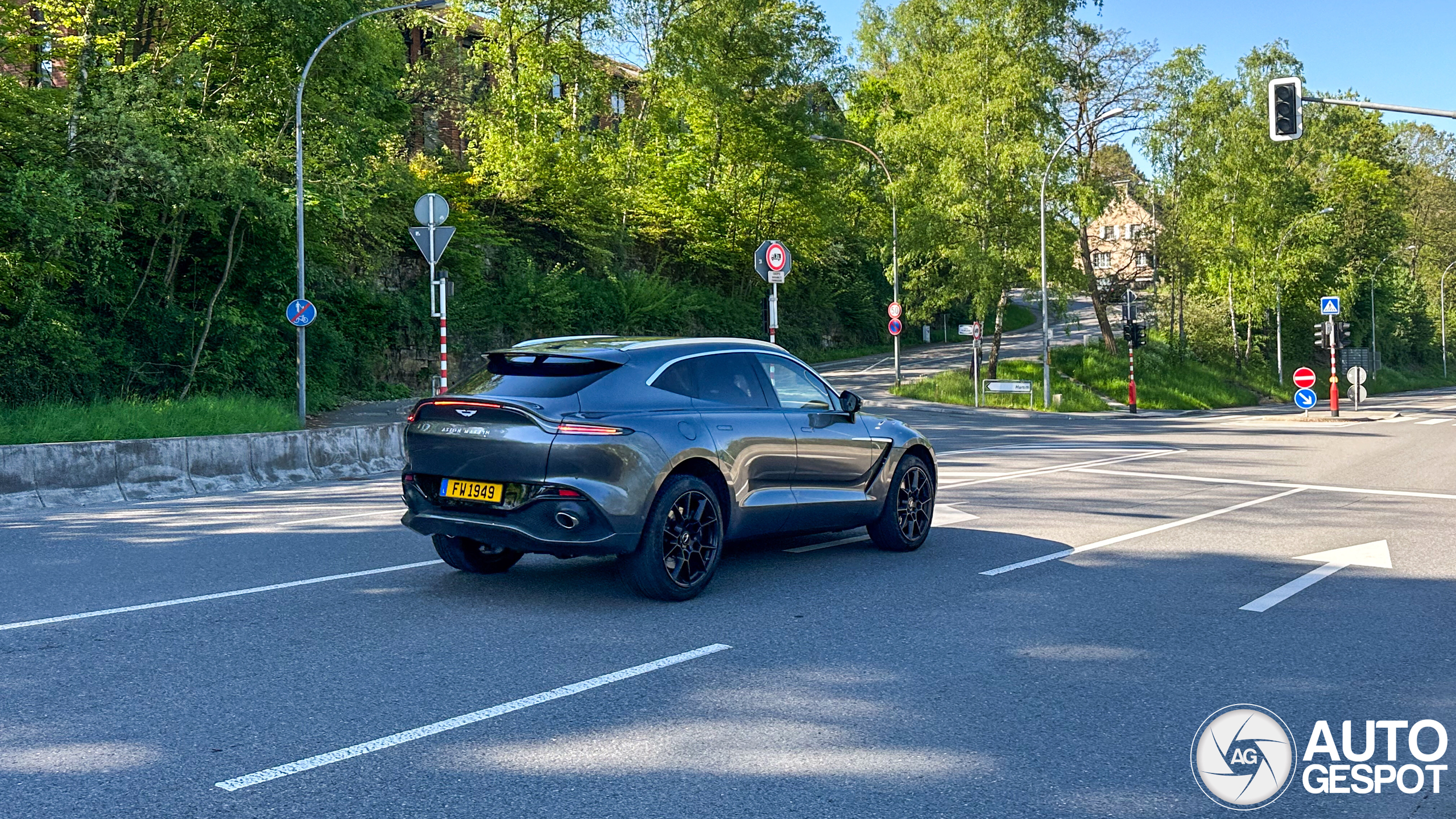 Aston Martin DBX