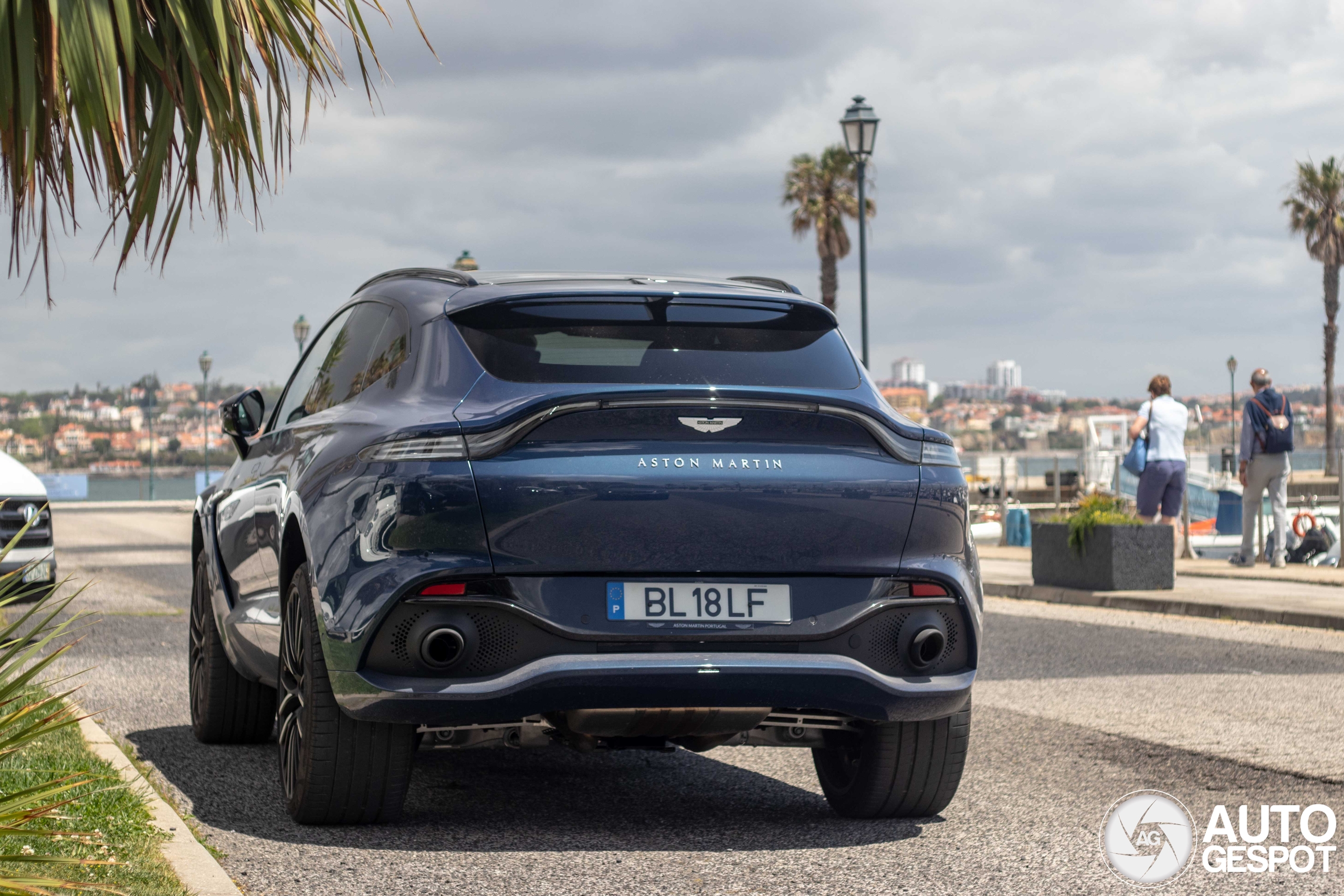 Aston Martin DBX