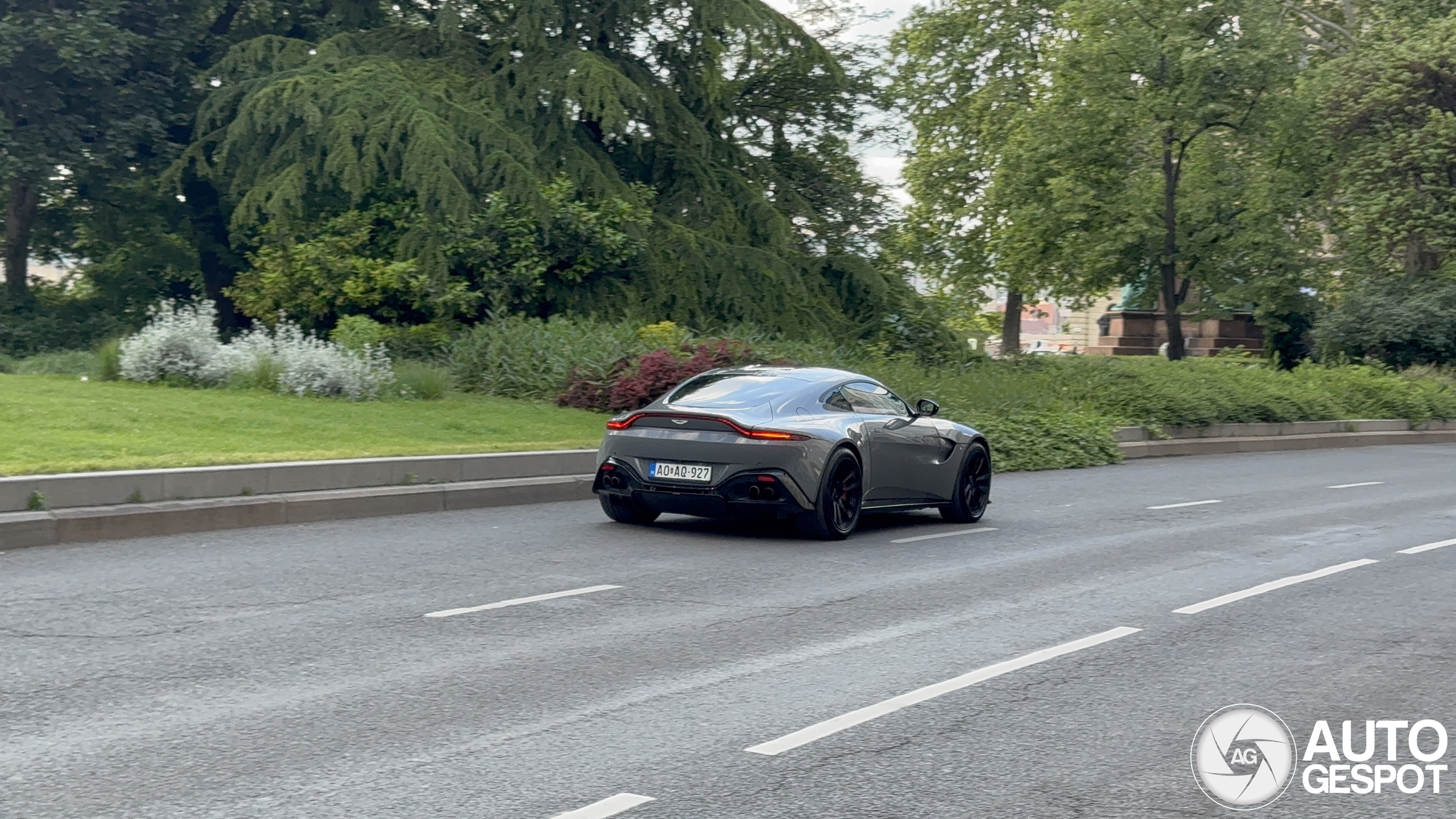 Aston Martin V8 Vantage 2018