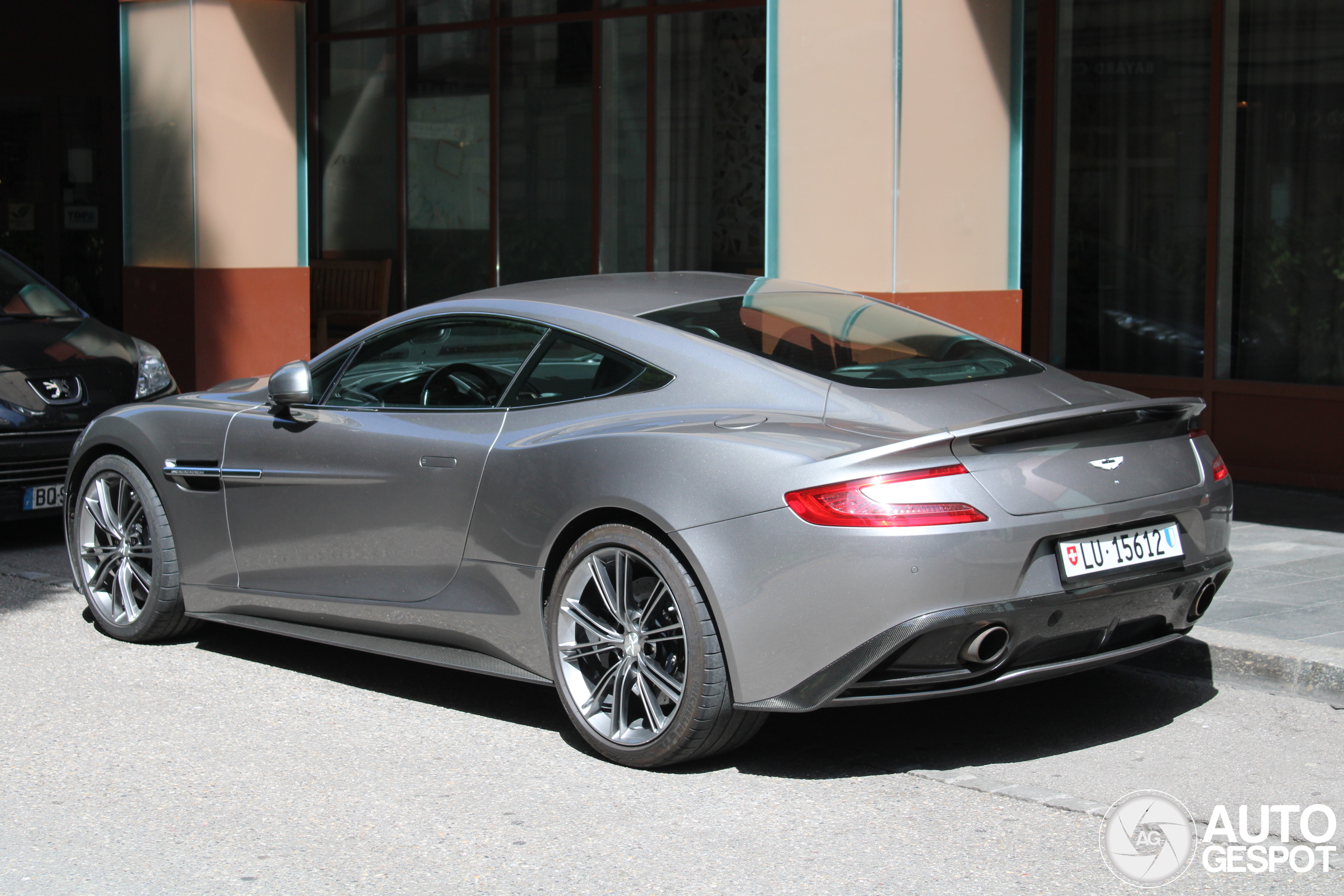 Aston Martin Vanquish 2013