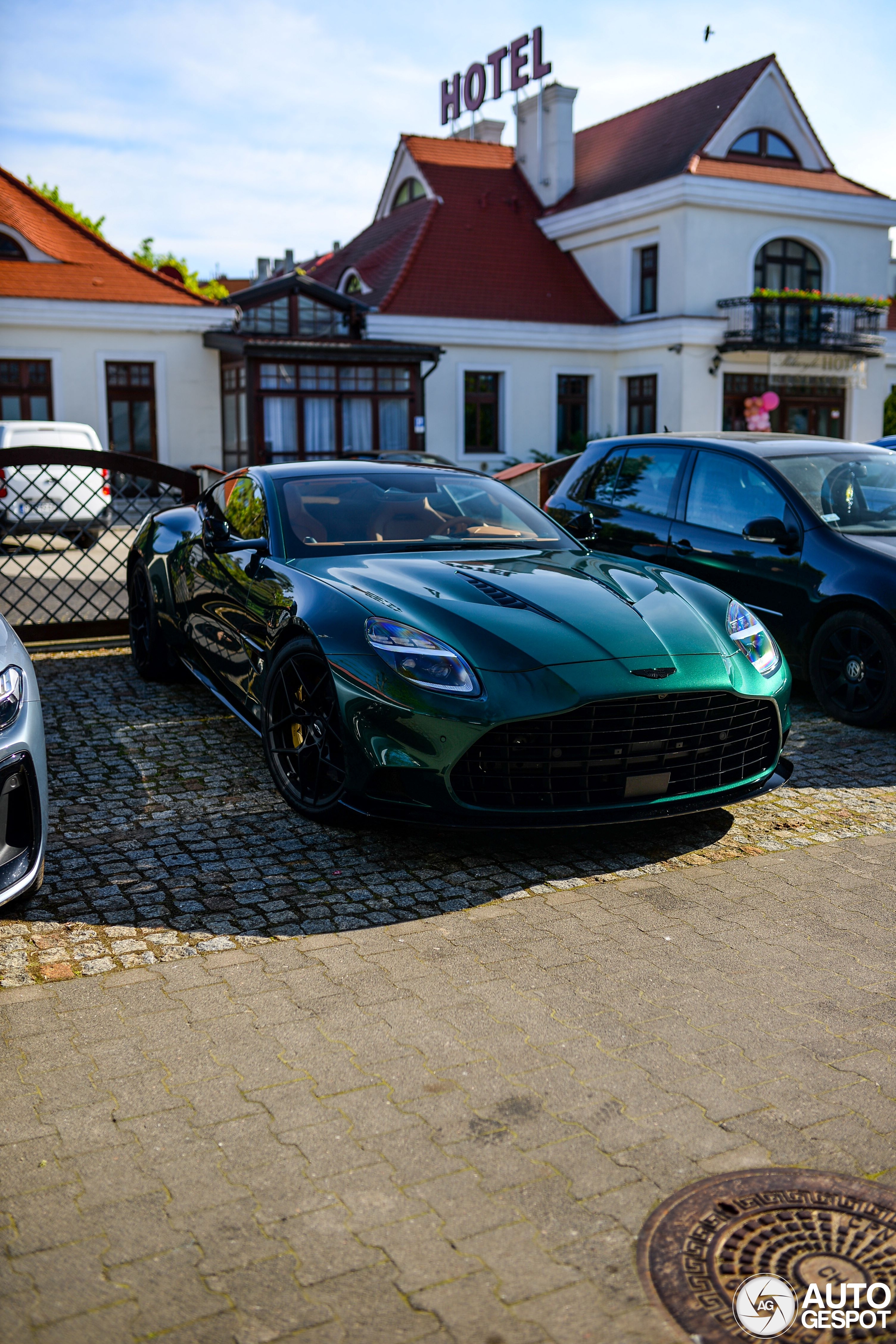 Aston Martin Vanquish 2025